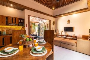 TV/trung tâm giải trí tại PROMO DEAL Sweet Unique Hidden Gem 2 BD Villa - CONSTRUCTION NEARBY