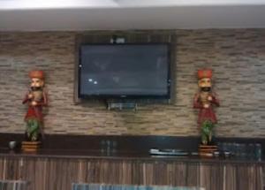 TV/trung tâm giải trí tại HOTEL SHEETAL REGENCY , Mathura