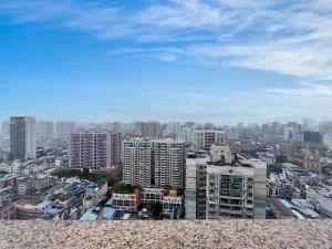 Ein allgemeiner Blick auf Guangzhou oder ein Stadtblick von des Aparthotels aus