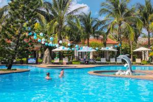 Bazén v ubytování Malibu Resort nebo v jeho okolí