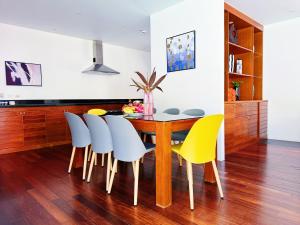 Galería fotográfica de Beautiful 3br 380sqm Pool Villa Walk To Bangtao Beach and Catch club en Bang Tao Beach 31 fotos más