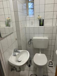 Kúpeľňa v ubytovaní Bruchköbel 4 auch für Monteure
