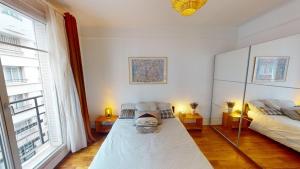 JOIVY Lovely flat near the majestic Eiffel Tower