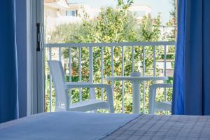 Rõdu või terrass majutusasutuses Filoxenia Hotel Zakynthos
