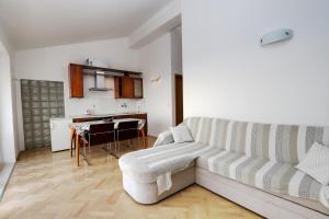 Kuchyň nebo kuchyňský kout v ubytování Apartments Simic