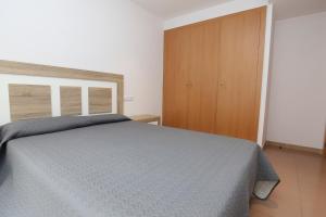 A bed or beds in a room at COSTA DAURADA APARTAMENTS - Royal 107 Luxe