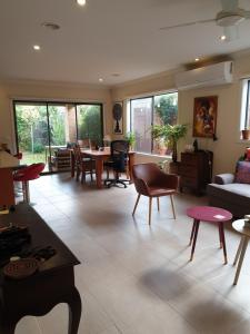 Posezení v ubytování Bali Inspired home