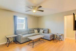 Χώρος καθιστικού στο One-bedroom ready for you near Fort Sill