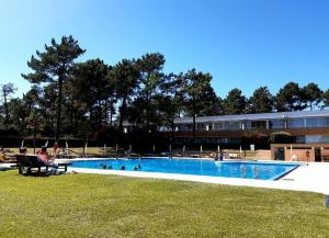 Πισίνα στο ή κοντά στο Apartamento Esposende Quinta da Barca