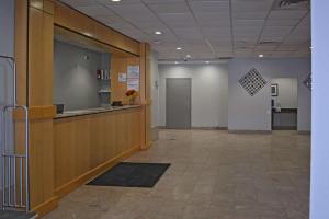 Lobby o reception area sa Quality Inn & Suites East Syracuse - Carrier Circle