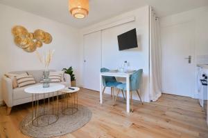 Μια τηλεόραση ή/και κέντρο ψυχαγωγίας στο Lille Centre - Superbe Appart. Lumineux !