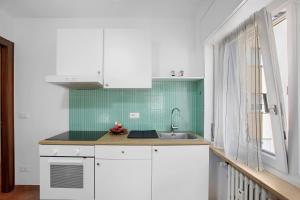 Dapur atau dapur kecil di Maison Étoile - Appartamento Luna