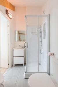 Kúpeľňa v ubytovaní Emplacement central pour ce studio Vieux Lille
