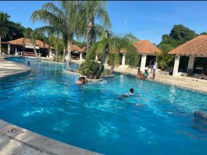 Bazén v ubytování Oceanview Jamaica nebo v jeho okolí