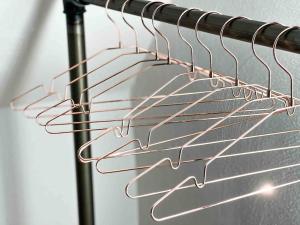a bunch of knives hanging on a rack at Kleine Auszeit im Seenland in Hohenbocka
