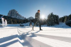 冬天的Monte Pana Dolomites Hotel