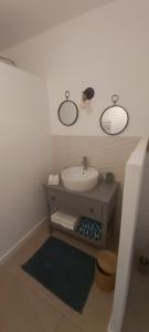 Bilik mandi di Gîte de charme +10 gambar