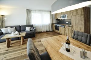 Kuchyň nebo kuchyňský kout v ubytování Appartements Rosenhof