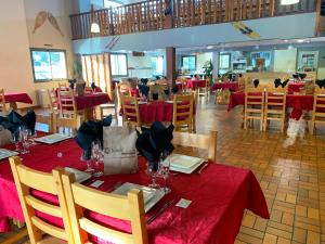 Chalet Ma Neou Centre De Vacancesにあるレストランまたは飲食店