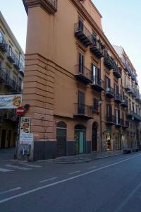 The building in which a panziókat is located