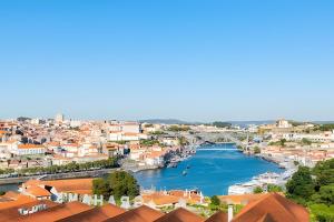 a view of the city of dubrovnik and the river douro at Stunning View Apartament by BnbHost in Vila Nova de Gaia
