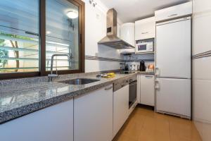 Kuchnia lub aneks kuchenny w obiekcie Apartamento Marbella Center I