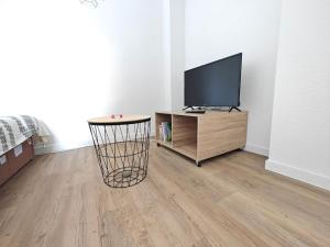 TV a/nebo společenská místnost v ubytování T2 à proximité des commerces - 1 à 4 pers -