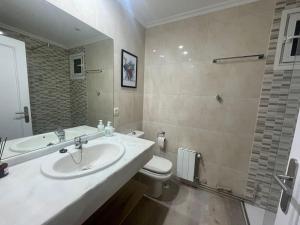 Et badeværelse på Luxe Home Centro de Vigo YBH35