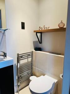 Fotografie z fotogalerie ubytování Penthouse Apartment - Town Centre, Sea Views, Secure Parking v destinaci Portrush