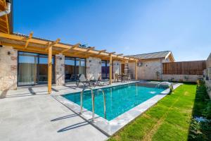 Afbeelding uit fotogalerij van Muğla Fethiye Stone Daylight Villa 1 in Fethiye