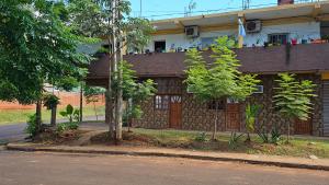 Bangunan di mana terletaknya rumah tamu ini