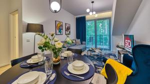 Et opholdsområde på Rezydencja Niechorze 324 z Basenem, Sauną, Jacuzzi, przy samej PLAŻY - 5D Apartments - 5D Apartamenty