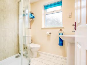 Ένα μπάνιο στο 2 bed property in Coleford 77702 +15 φωτογραφίες