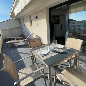 Μπαλκόνι ή βεράντα στο Top Floor Secret Garden, Cannes