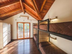 Hostel Falucho客房内的一张或多张床位