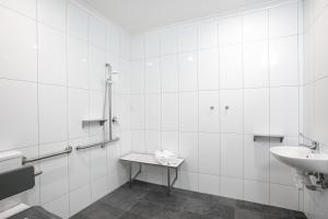 Koupelna v ubytování MiHaven Shared Living - Gatton St + 12 fotografií