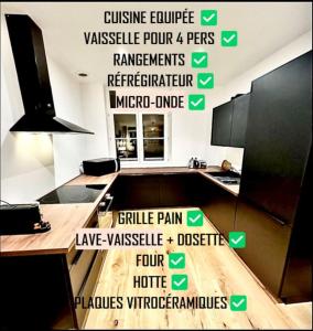 una cucina con un tavolo con dei cartelli sopra di L'Eclat Prestigieux : Quartier Henriville ad Amiens