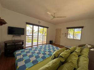 Imagine din galeria proprietății Brizo Hotel and Beach Resort Bataan în Morong