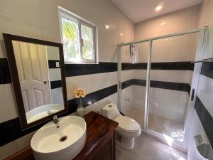 Imagine din galeria proprietății Brizo Hotel and Beach Resort Bataan în Morong