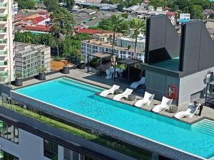 Kolam renang di atau dekat dengan 千禧大厦