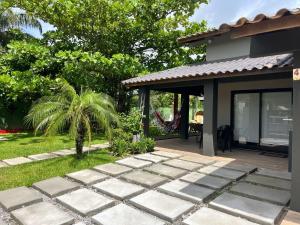 Casa con jardín y patio en Jardim do Sol Residence, en Palhoça