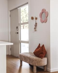 Un lugar para sentarse en Architect Home with View in Central Hobart