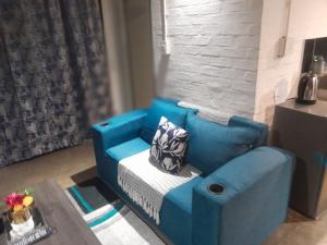 Χώρος καθιστικού στο Hide out Maboneng