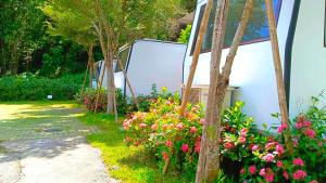 ShitanにあるHula Gardenの花の庭園