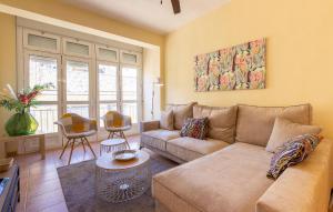 Posezení v ubytování Cozy Apartment In Santiago De La Ribera