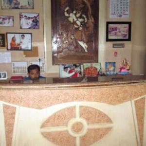 Лобби или стойка регистрации в Hotel Pritam Palace , Dhule