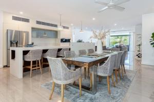 Imagine din galeria proprietății Bougainvillea - Beachside Luxury at The Drift în Palm Cove