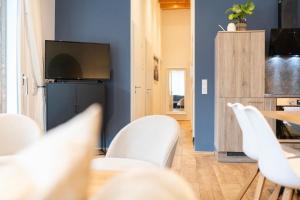 Μια τηλεόραση ή/και κέντρο ψυχαγωγίας στο Residenz - Himmelsträumer - Penthouse - Sauna - Parkplatz