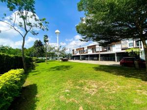 Κήπος έξω από το Townhome in Town