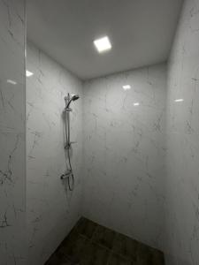 Aparan Hotel的一间浴室
